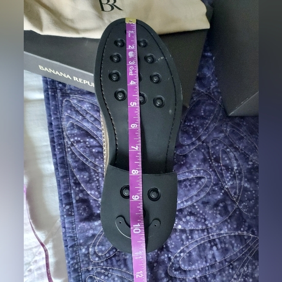 NIB Banana Republic gold leather oxfords,  size 8, made on Portugal - Picture 14 of 16